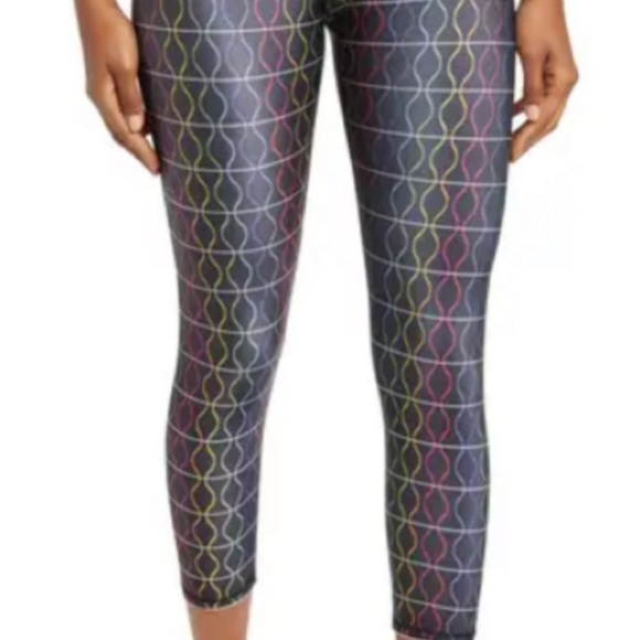 TEREZ ACTIVE WEAR  3” TALL BAND BLACK AND RAINBOW SOUND WAVES CAPRI LEGGINGS - Picture 6 of 13